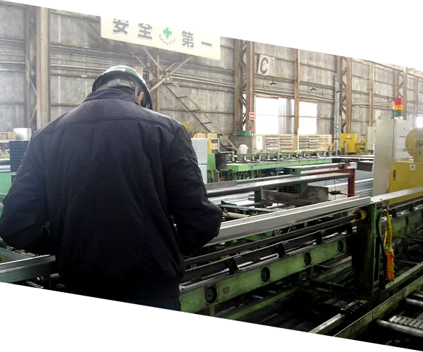 工場内作業風景