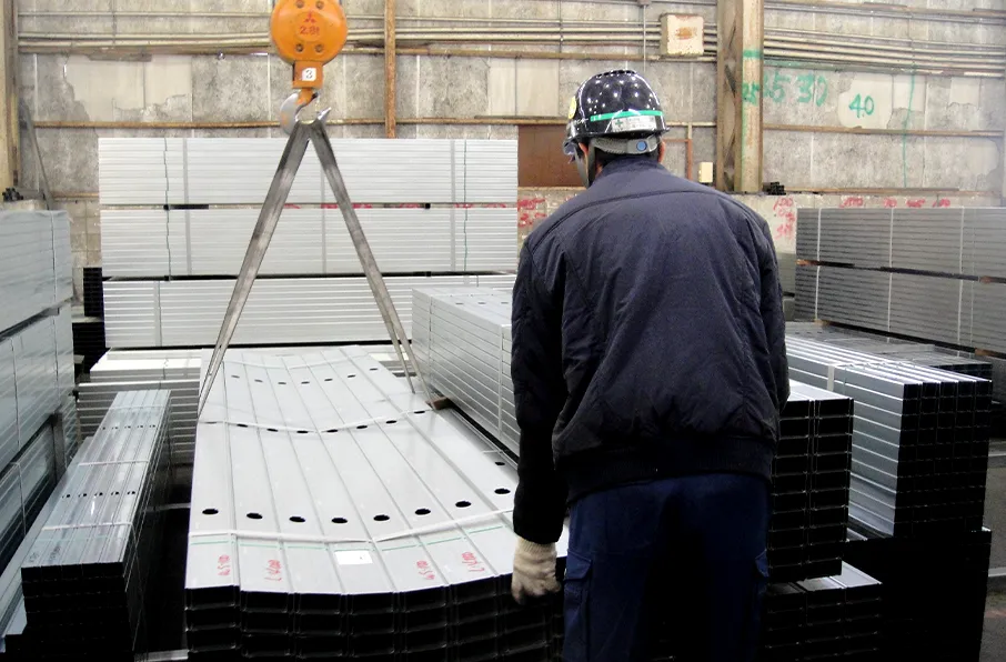 株式会社浦安建材総合センター 作業風景